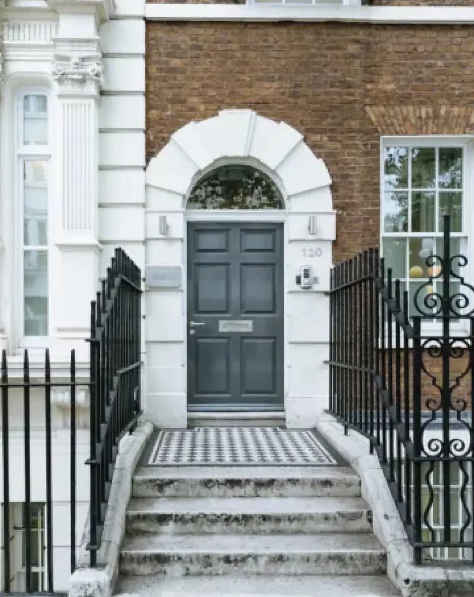 Cadogan Clinic - Image 1