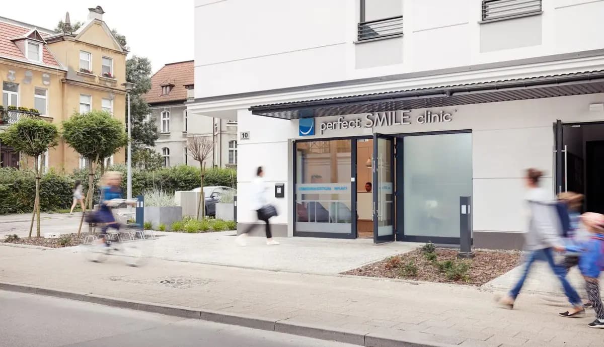 Perfect Smile Clinic - Image 1