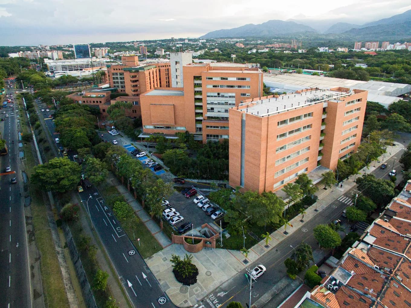Fundación Valle del Lili Hospital - Image 1