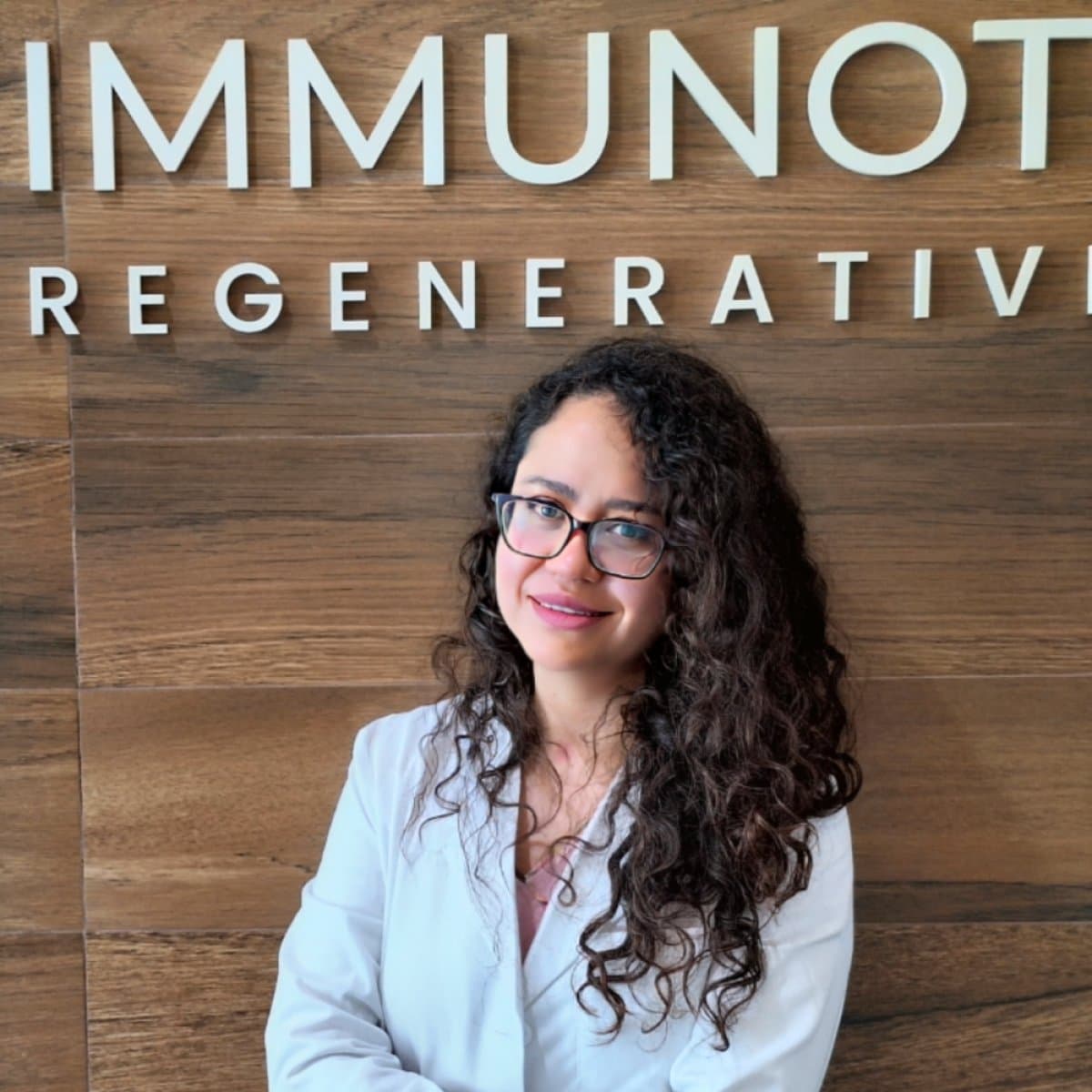 Dr. Alejandra Rojas Torres