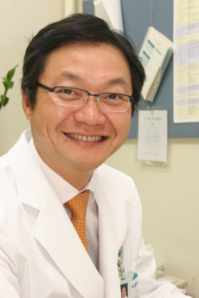 Dong Hyeon Lee