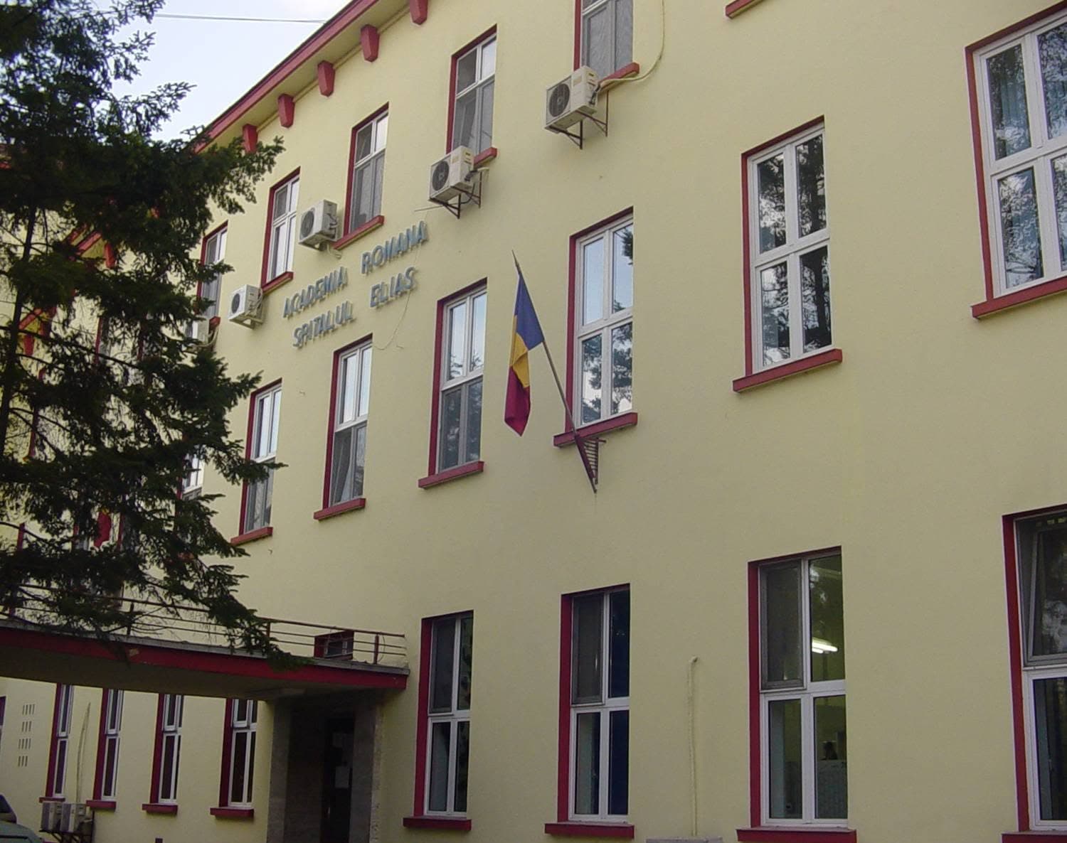 Elias University Hospital