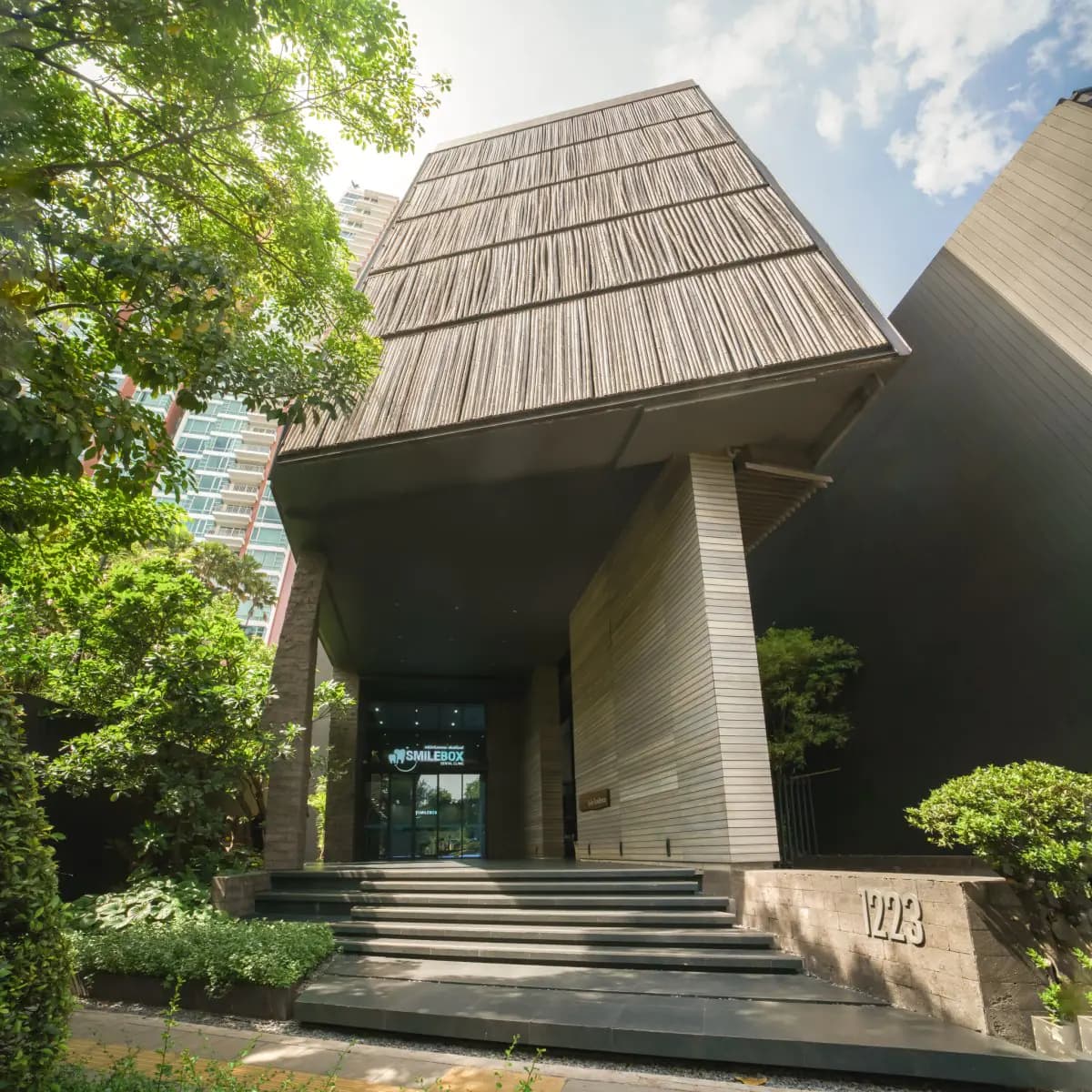 SmileBox Dental Clinic - Thonglor, Sukhumvit Branch