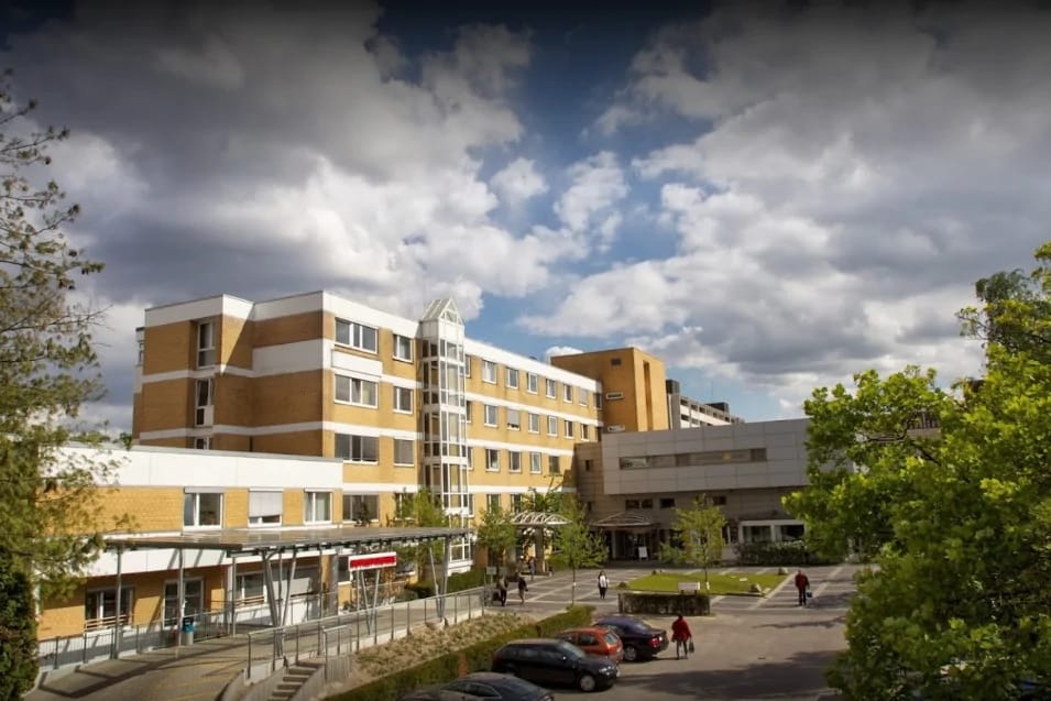 Schlosspark Clinic - Image 1