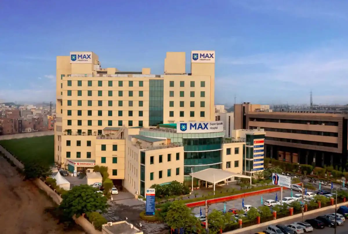 Max Super Specialty Hospital - Image 1
