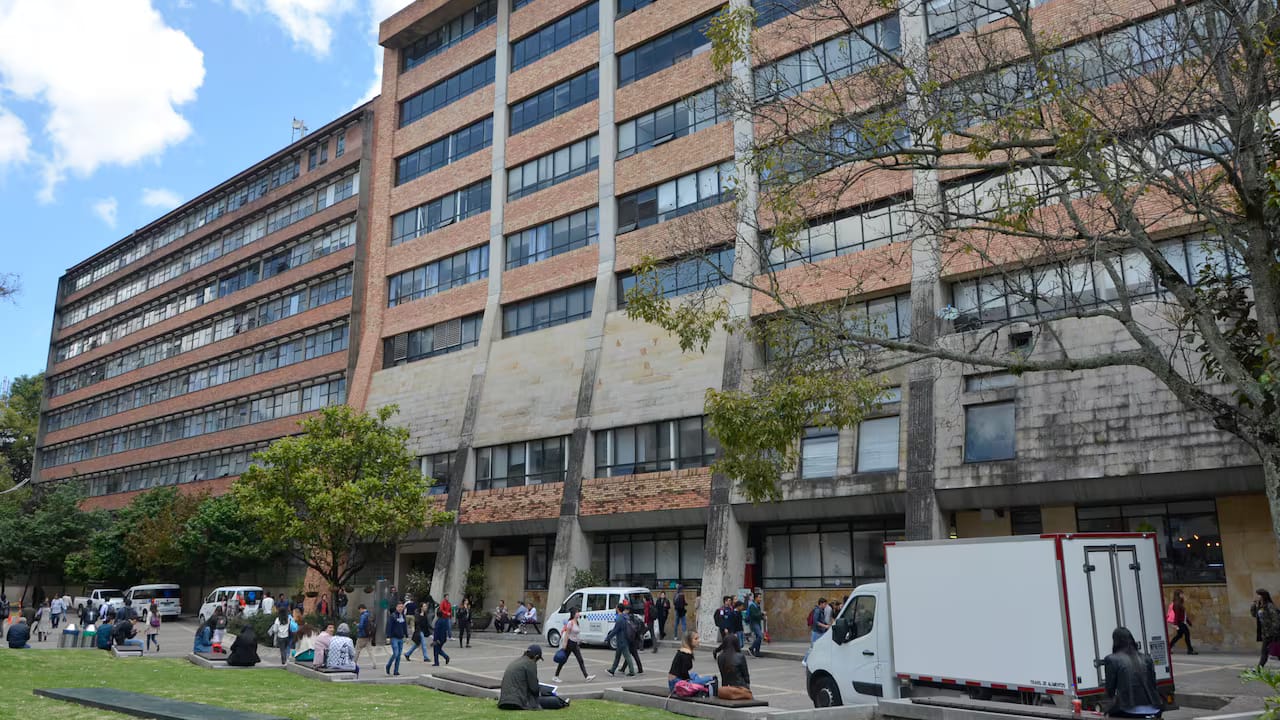 Hospital Universitario San Ignacio - Image 1