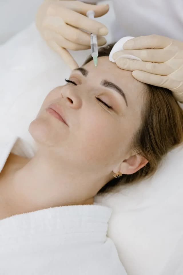 EmCell Cell Therapy Center - Image 3