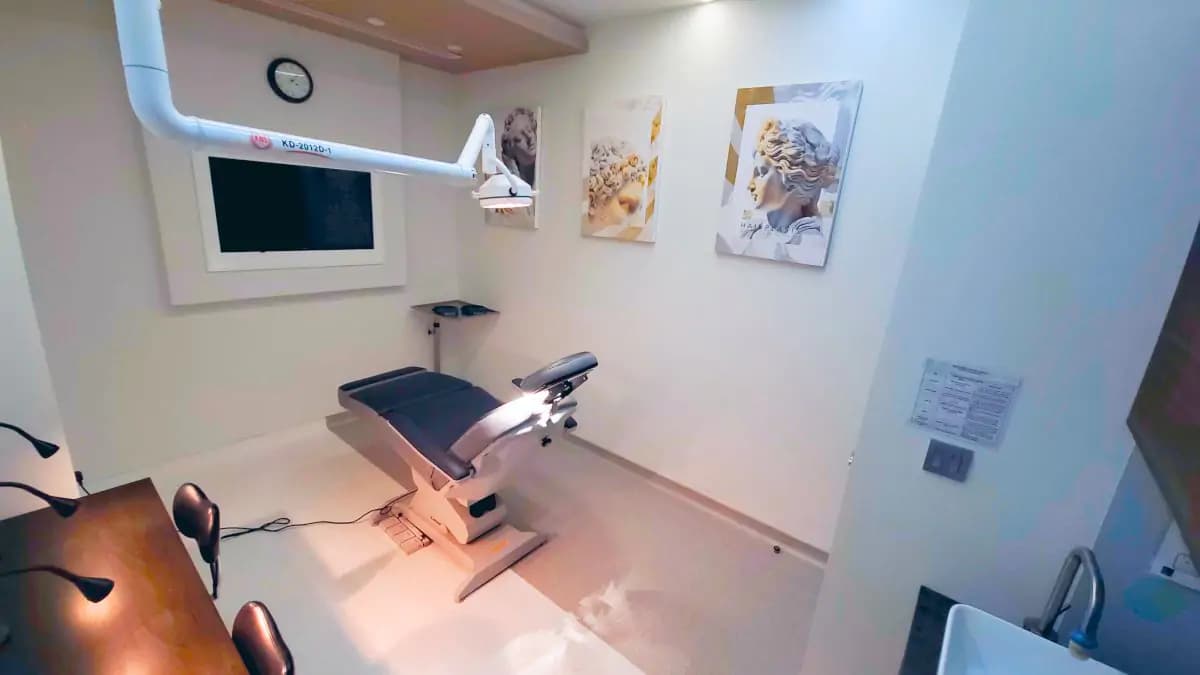 Hairplasis Clinic - Image 3