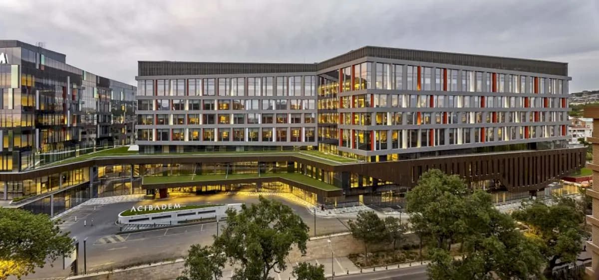 Acibadem Altunizade Clinic - Image 2