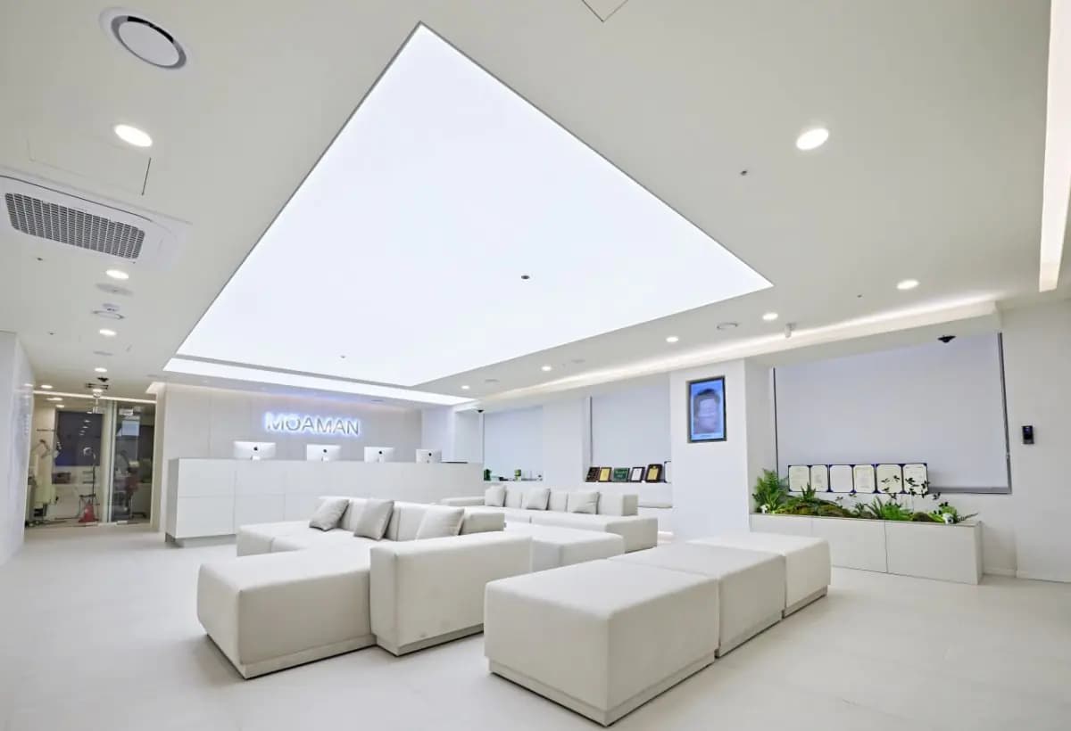 MOAMAN Hair Transplant Clinic - Image 2