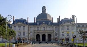 University Hospitals Pitié Salpêtrière in Paris - Image 3