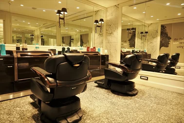 Niu Hair Clinic - Image 3