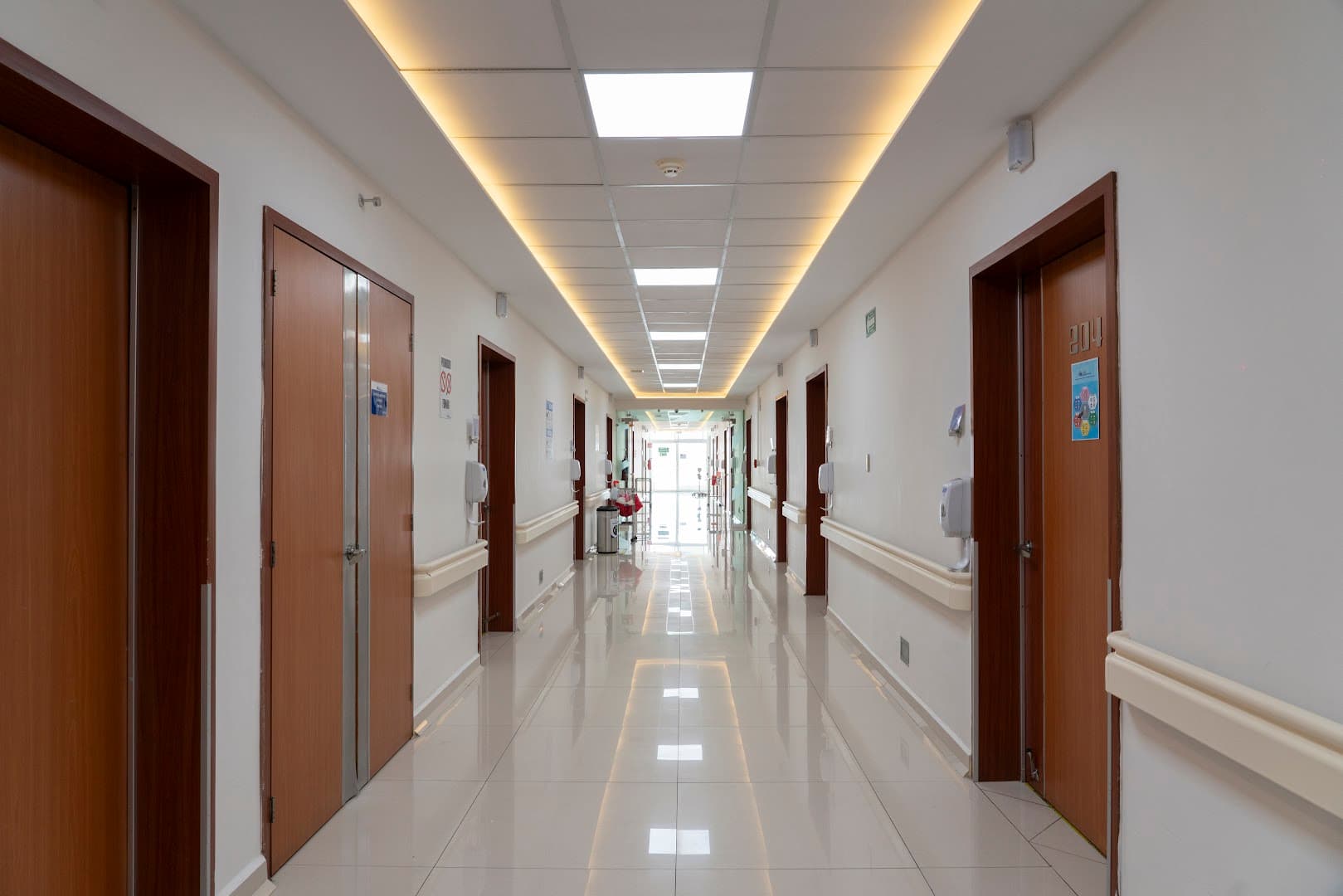 México Americano Hospital - Image 3