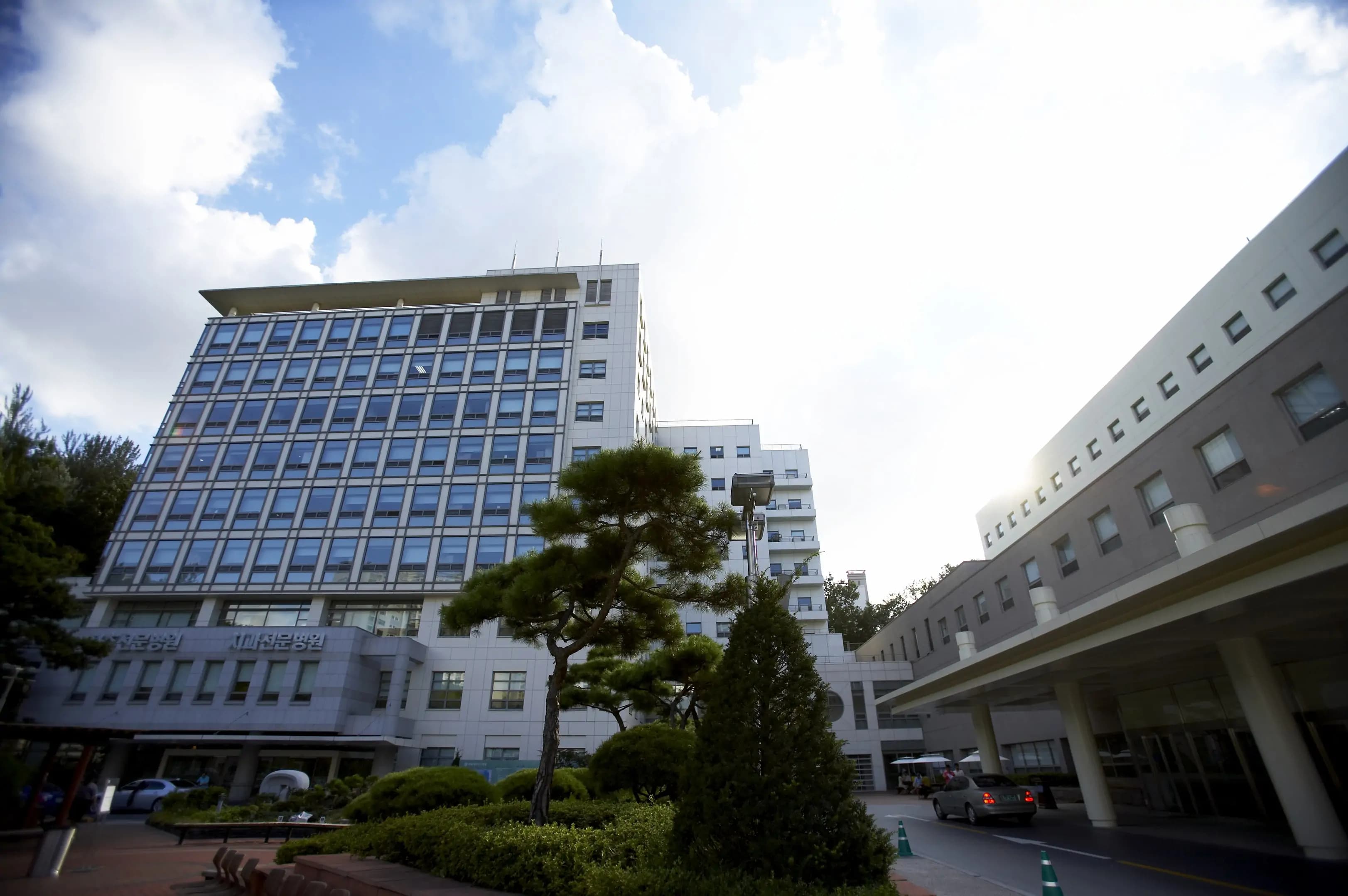 Gangnam Severance Hospital - Image 2