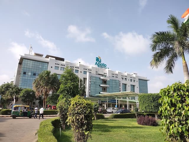 Apollo Hospital - Image 3