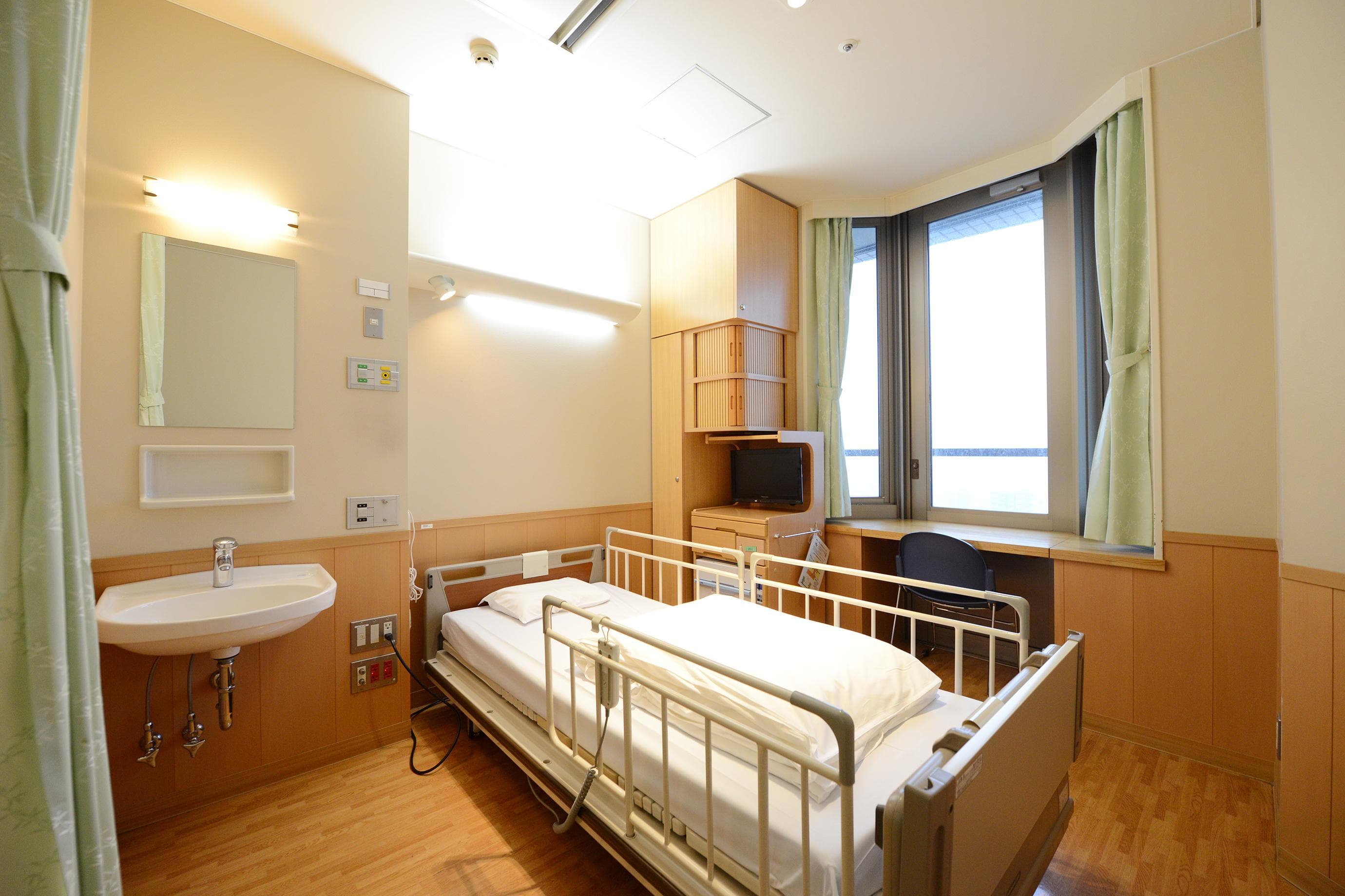Nagoya University Hospital - Image 3