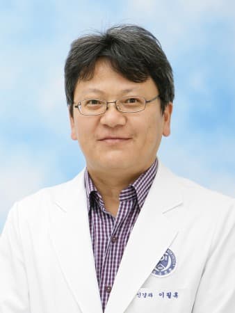 Phil Hyu Lee