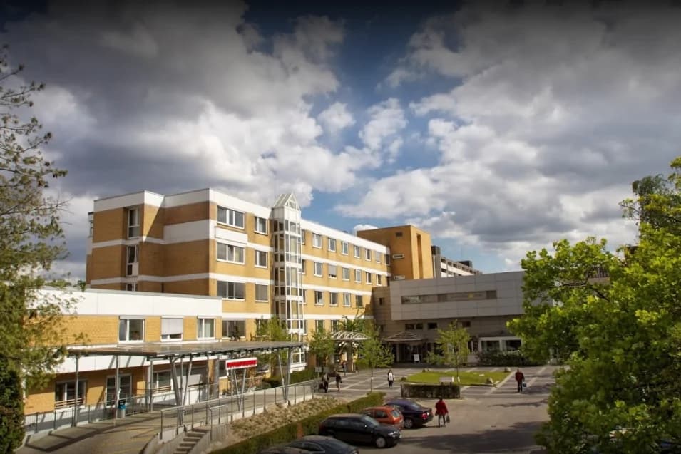Schlosspark Clinic - Image 2