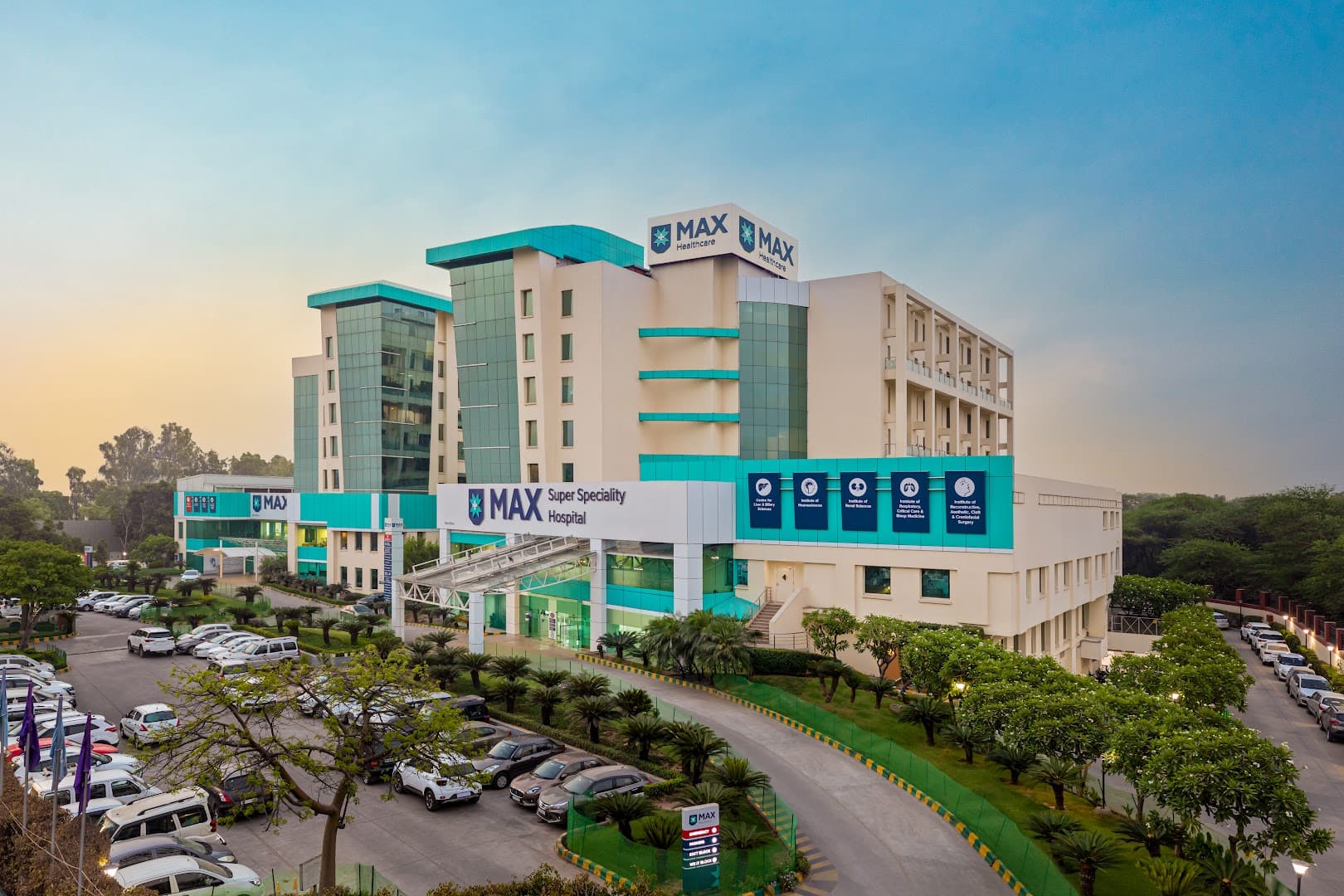 Max Super Specialty Hospital - Image 4