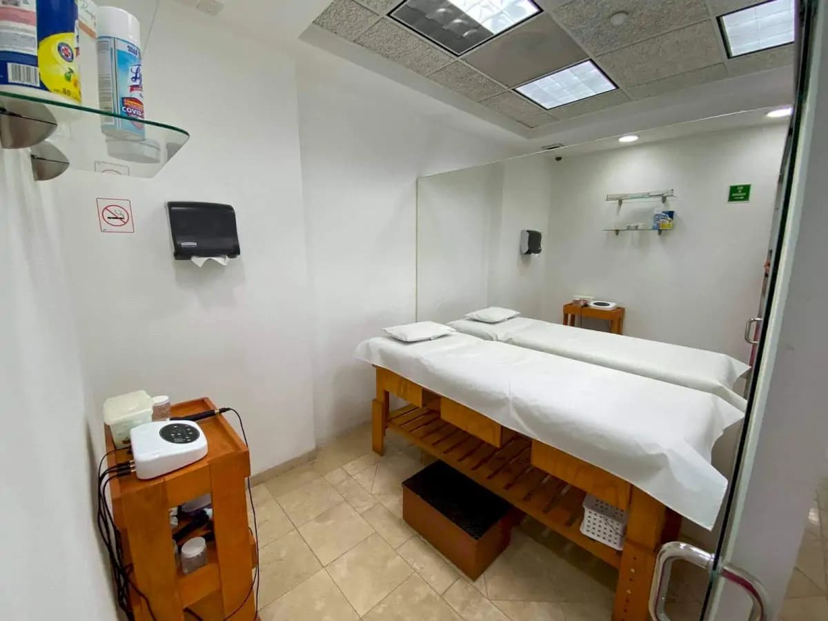 Dr. Marco Polo Plastic Surgery Clinic - Image 3