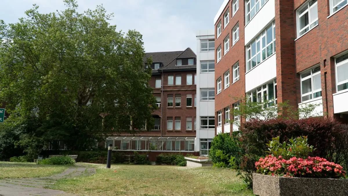 Nordrhein-Westfalen Clinic Complex - Image 3