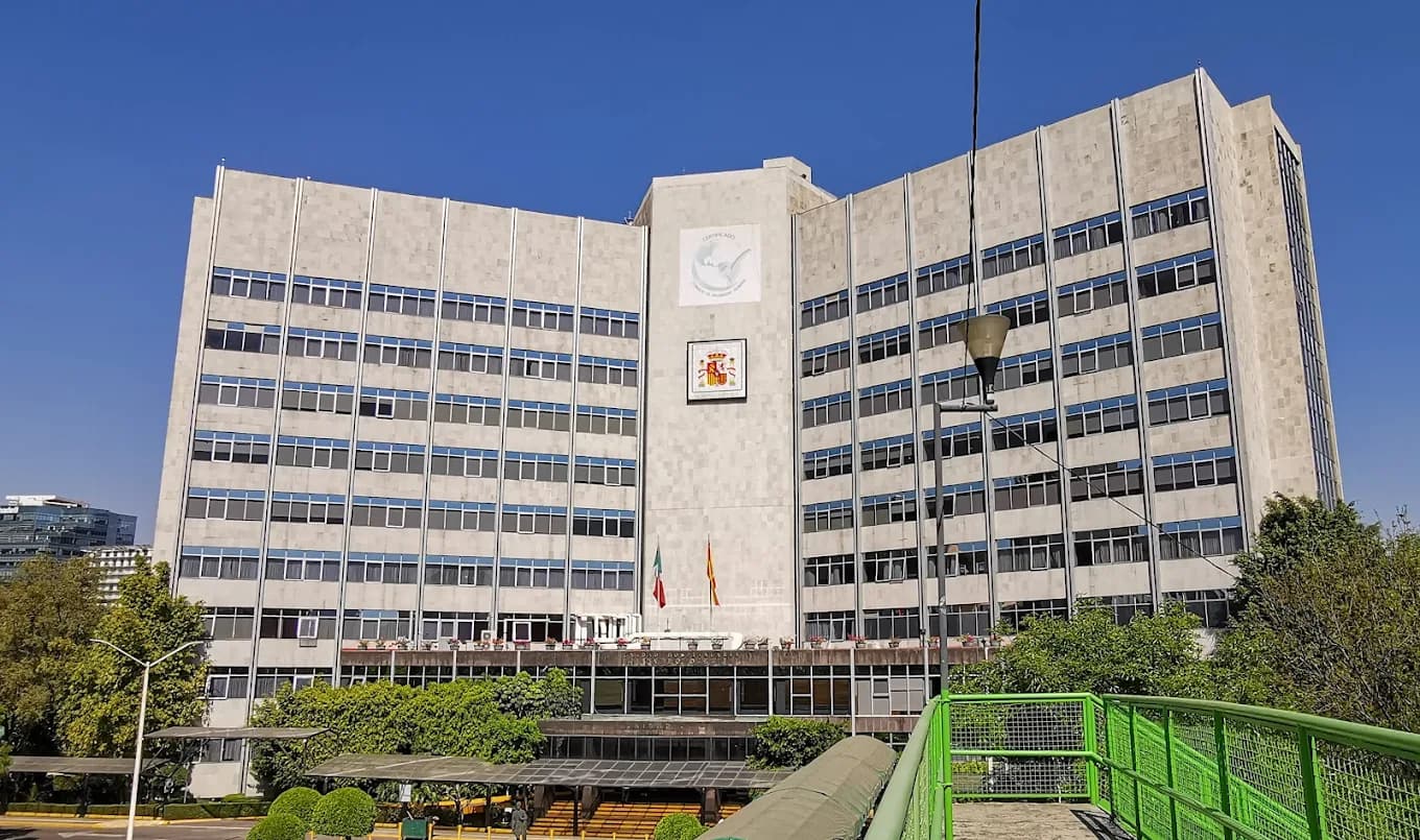 Hospital Español - Image 2
