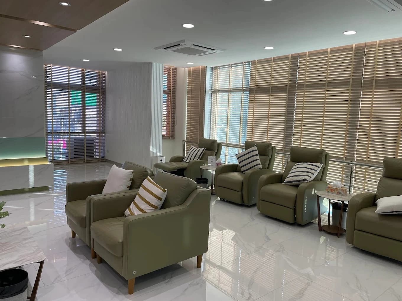 Thantakit International Dental Center - Image 2