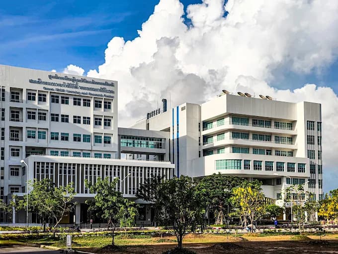 Chakri Naruebodindra Medical Institute - Image 2