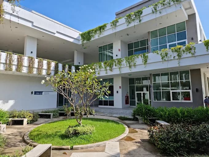 Chakri Naruebodindra Medical Institute - Image 4