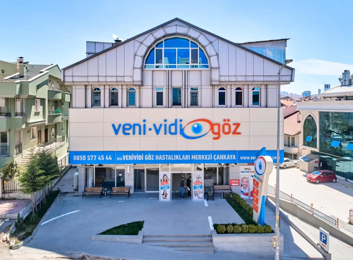 Veni Vidi Eye Clinics - Image 3